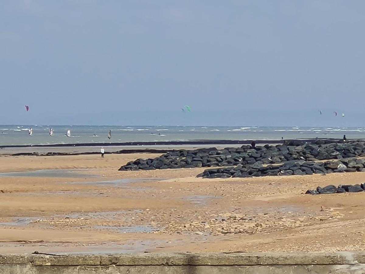 Appartement Les Pieds Dans L'Eau à Bernières-sur-Mer Extérieur photo
